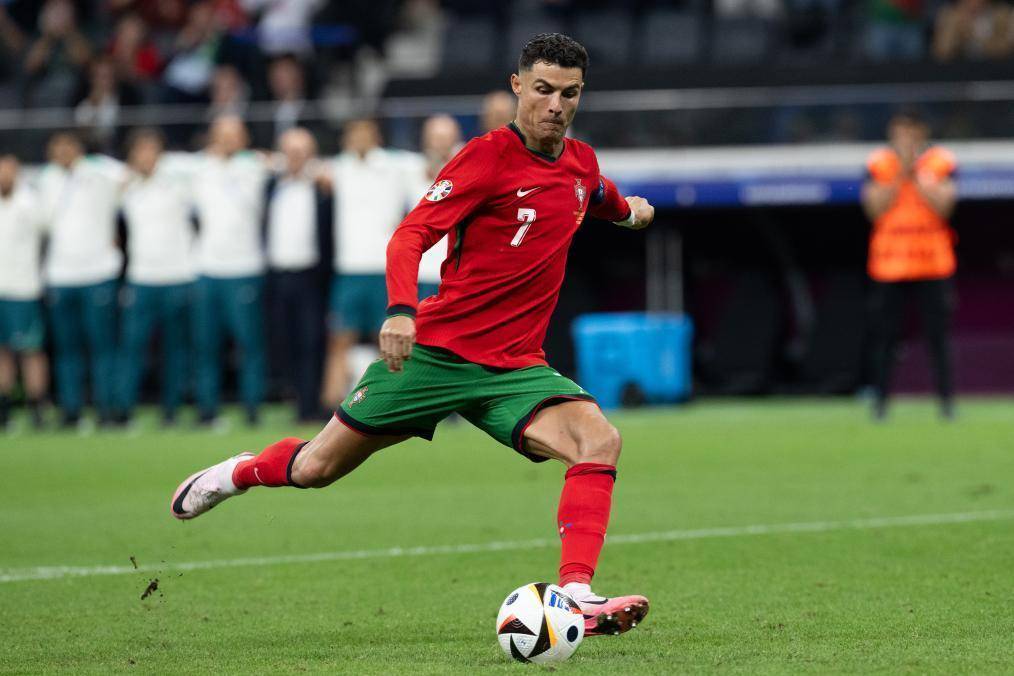 在报道中强 在报道中强