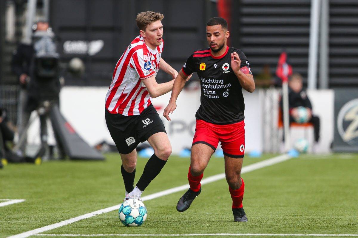 而在比赛中 而在比赛中